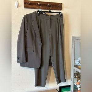 H&M Women’s Suit Set- Blazer SMALL, Pants size 12- Sage/ Dark Grey